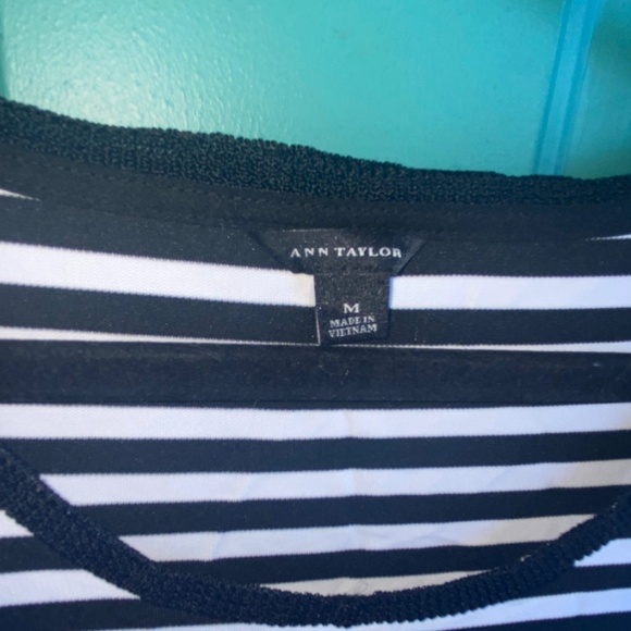 Ann Taylor size medium adorable striped top - Picture 4 of 4